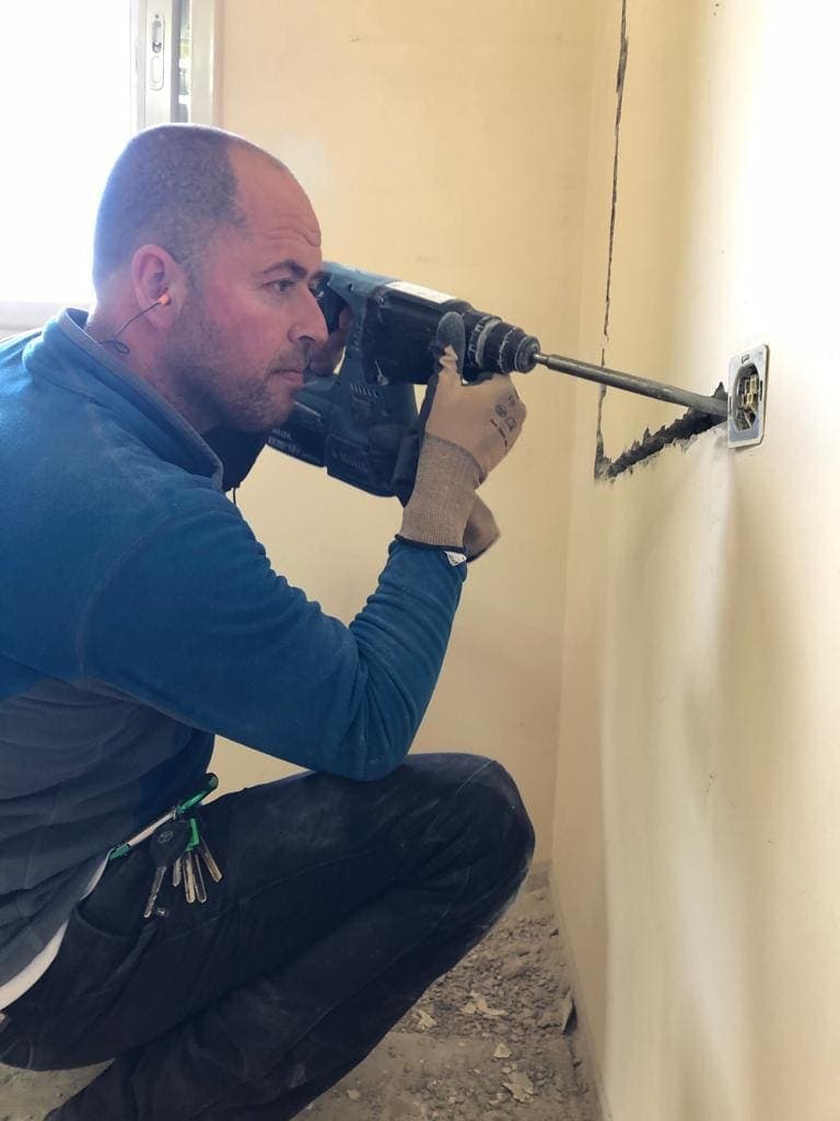 ארז קליין בעבודה